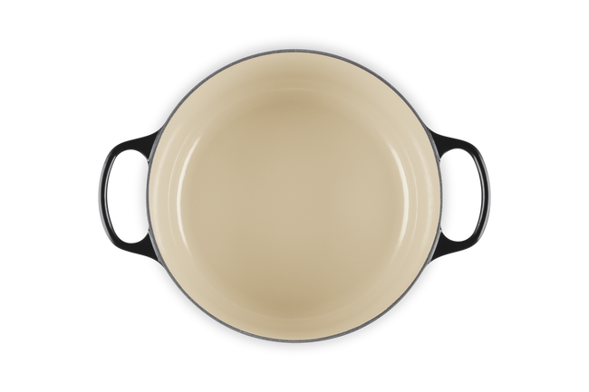 Le Creuset Cast Iron Signature Round Casserole 26cm OnyxOnyx image number 4