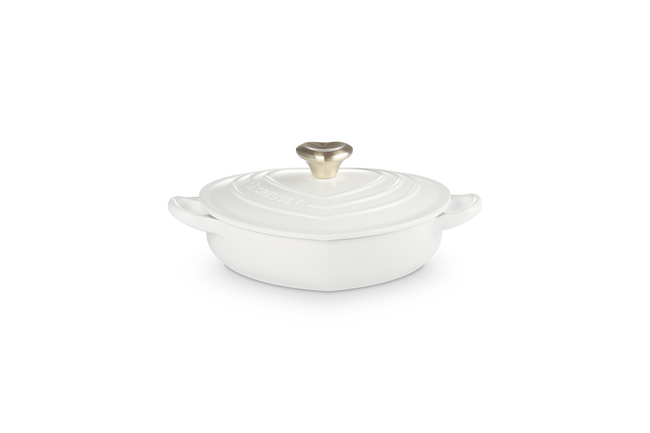 Le Creuset Cast Iron Classic Shallow Heart Casserole with Light Gold Heart Knob 20cm WhiteWhite image number 1