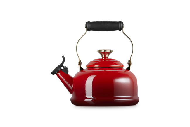 Le Creuset Classic Kettle with Gold Heart Knob 1.6L CeriseCerise image number 3