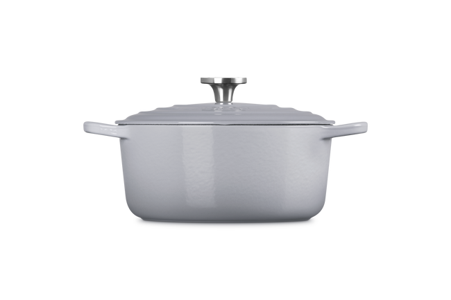 Le Creuset Cast Iron Signature Round Casserole 24cm Ch&acirc;teauCh&acirc;teau image number 3