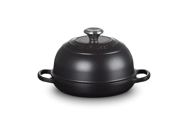 Le Creuset Cast Iron Signature Bread Oven 24cm Matte BlackMatte Black image number 1
