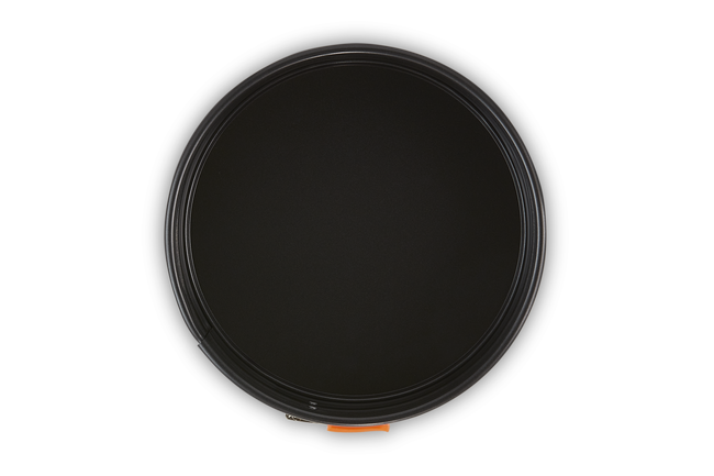Le Creuset Metal Bakeware Springform Cake Tin image number 4