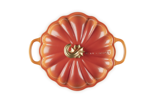 Le Creuset Cast Iron Signature Pumpkin Casserole 24cm Flamme Dor&ecirc;e image number 6