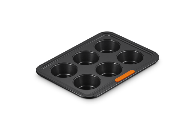 Le Creuset Metal Bakeware 6 Cup Muffin Tray image number 4