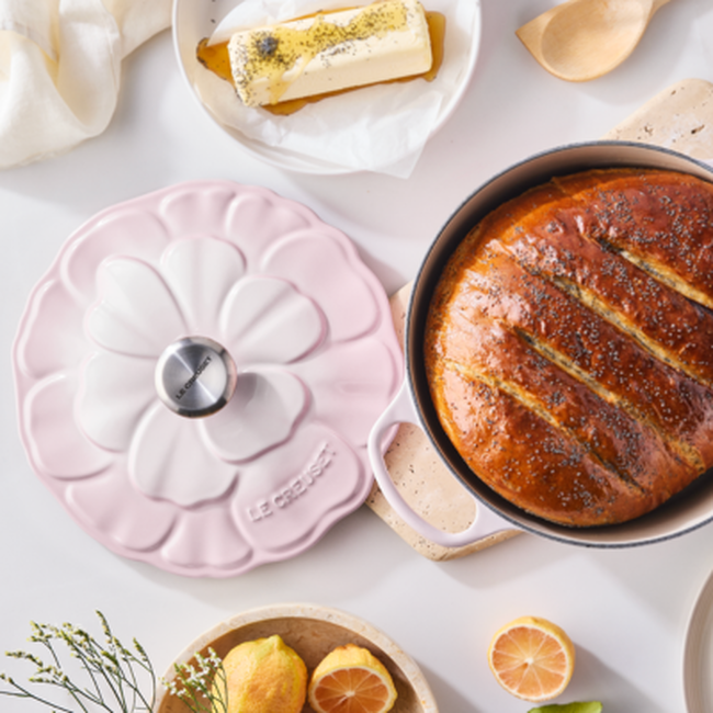 Le Creuset Cast Iron Signature Petal Round Casserole 26cm Shell PinkShell Pink image number 9