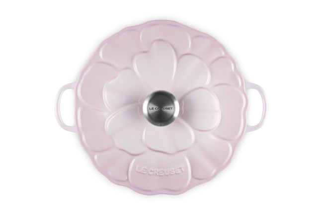 Le Creuset Cast Iron Signature Petal Shallow Casserole 26cm Shell PinkShell Pink image number 4