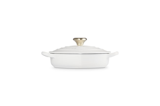 Le Creuset Cast Iron Classic Shallow Heart Casserole with Light Gold Heart Knob 20cm WhiteWhite image number 4