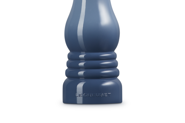 Le Creuset Classic Pepper Mill with Gold knob 21cm image number 5