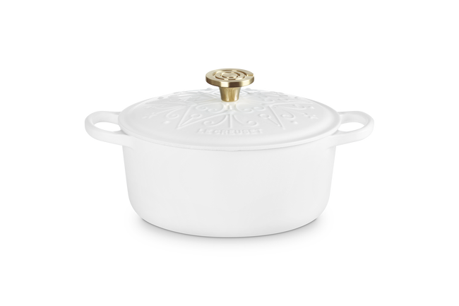 Le Creuset Signature Cast Iron Round Cocotte L'Etoile Relief 24cm CottonCotton image number 1