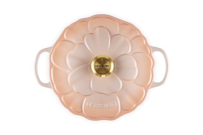 Le Creuset Cast Iron Signature Petal Round Casserole 26cm PecheP&ecirc;che image number 5