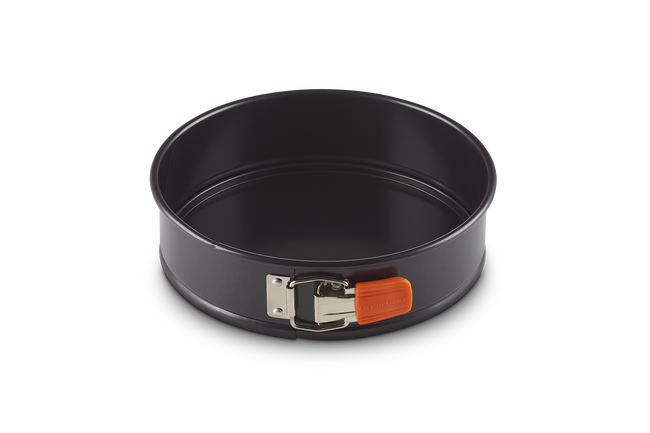 Le Creuset Metal Bakeware Springform Cake Tin image number 2
