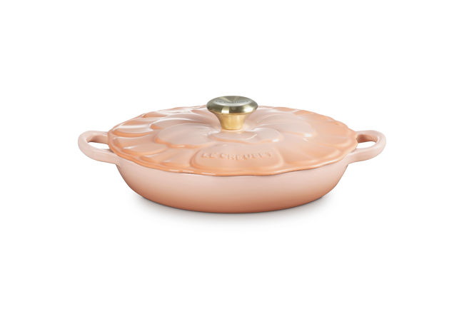 Le Creuset Cast Iron Signature Petal Shallow Casserole 26cm P&ecirc;cheP&ecirc;che image number 1