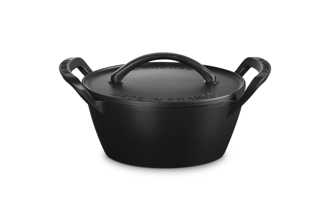 Le Creuset Cast Iron Classic Alpine Outdoor Round Cocotte 25cm Matte Black image number 1