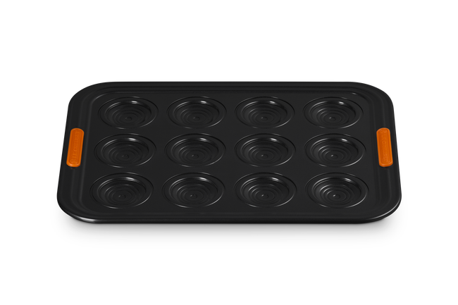 Le Creuset Metal Bakeware 12-cup Round Casserole Tray Set image number 2