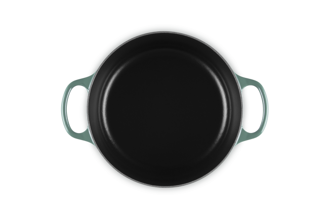 Le Creuset Wicked Elphaba Embossed Signature Round Casserole 24cm image number 5