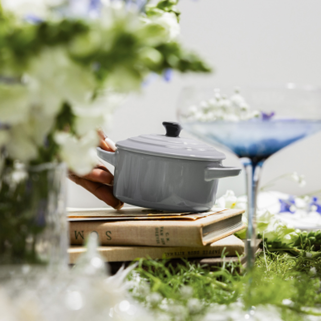 Le Creuset Stoneware Mini Cocotte 10cm Ch&acirc;teauCh&acirc;teau image number 7