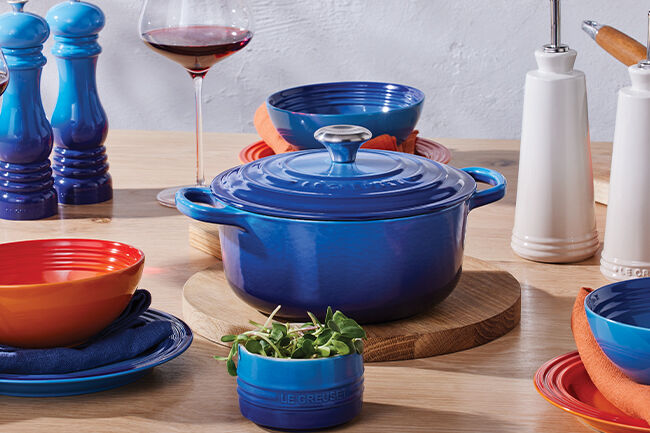 Le Creuset Cast Iron Signature Round Casserole 26cm Azure BlueAzure Blue image number 6