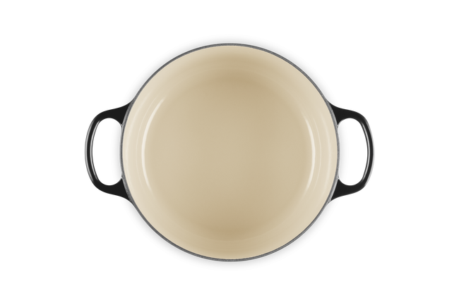 Le Creuset Cast Iron Signature Round Casserole 24cm OnyxOnyx image number 4
