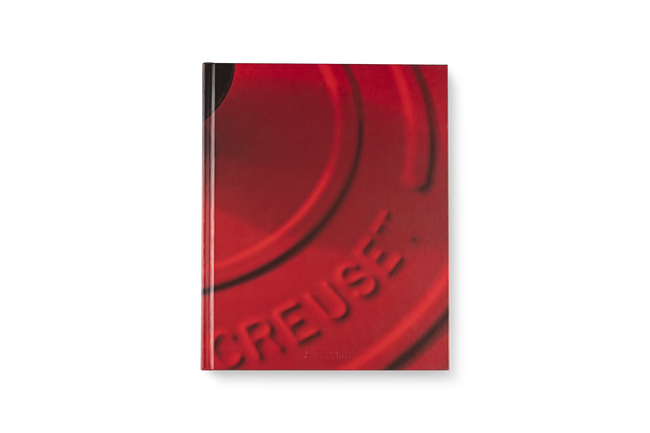Le Creuset Le Creuset: A Century of Colourful Cookware by Assouline image number 4