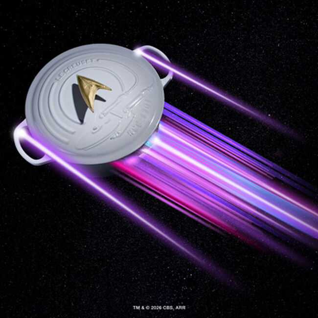 Star Trek Collection Enterprise Round Dutch Oven with Starfleet Delta Knob image number 2