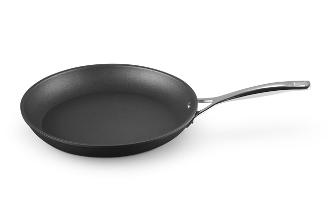 Le Creuset Toughened Non-Stick Shallow Frying Pan 30cm image number 2