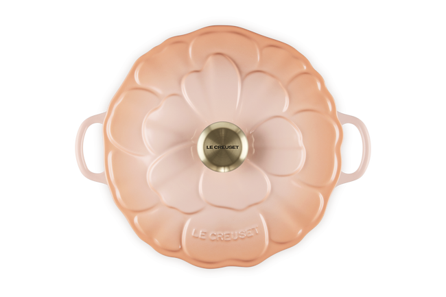 Le Creuset Cast Iron Signature Petal Shallow Casserole 26cm P&ecirc;cheP&ecirc;che image number 5