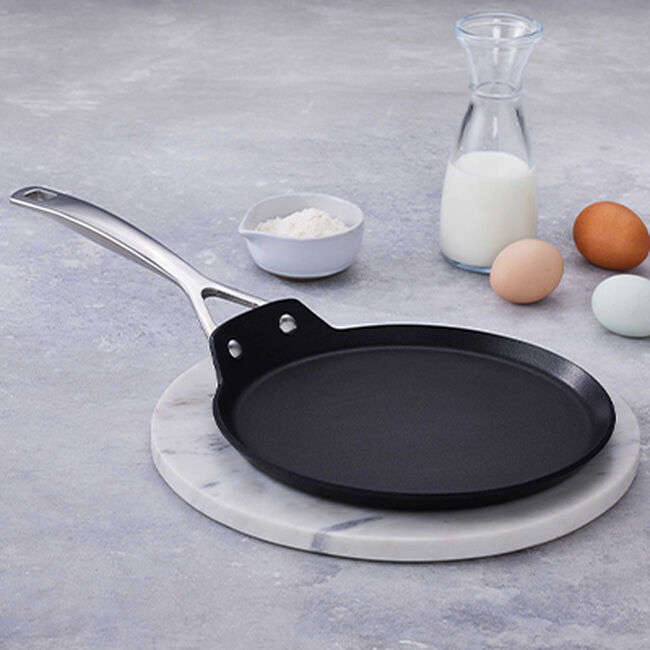 Le Creuset Toughened Non-Stick Cr&ecirc;pe Pan image number 1
