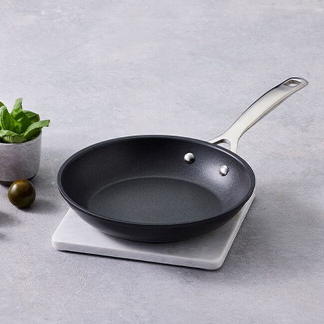 Le Creuset Toughened Non-Stick Shallow Frying Pan 30cm image number 6