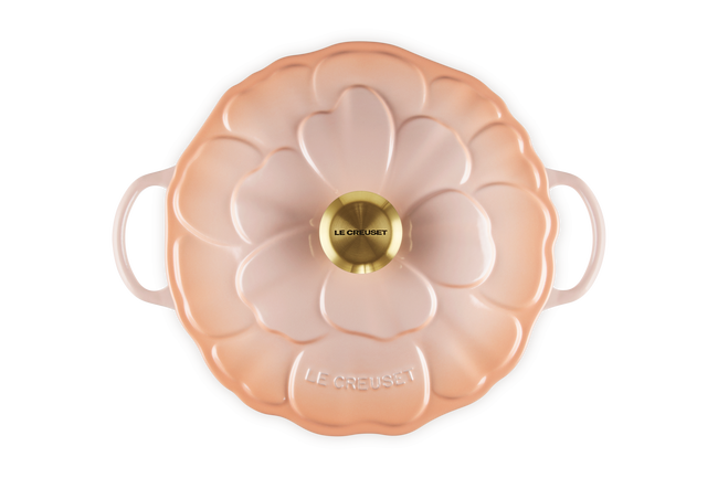 Le Creuset Cast Iron Signature Petal Soup Pot 26cm PecheP&ecirc;che image number 5