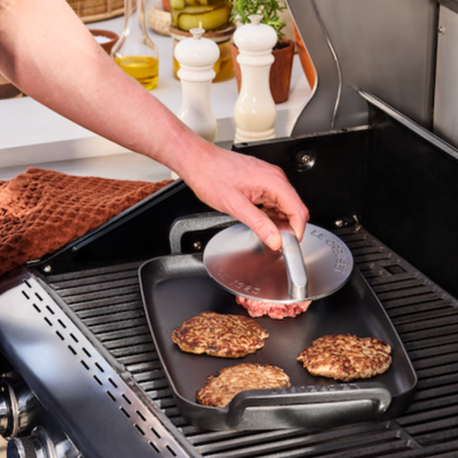 Le Creuset Stainless Steel 18cm Burger Press image number 6