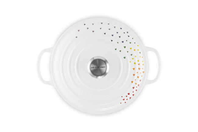 Le Creuset Cast Iron Signature Round Casserole 24cm Loving image number 4