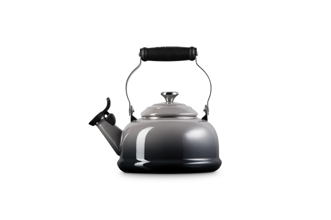 Le Creuset Whistling Teakettle with Stainless Steel Knob 1.6L image number 4