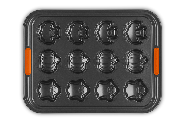 Le Creuset Metal Bakeware 12 Cup Halloween Tray image number 2