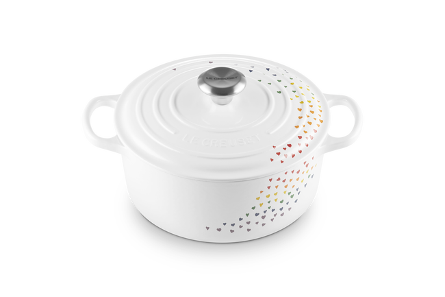 Le Creuset Cast Iron Signature Round Casserole 24cm Loving image number 2