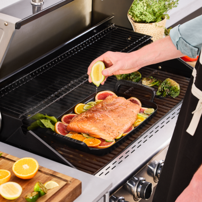 Le Creuset Cast Iron Alpine Outdoor Rectangular Griddle 40cm Matte Black image number 6