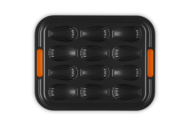 Le Creuset Metal Bakeware 12 Cup Madeleine Tray image number 3