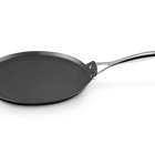 Le Creuset Toughened Non-Stick Cr&ecirc;pe Pan image number 3