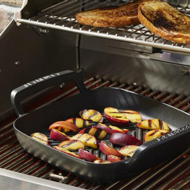 Le Creuset Cast Iron Alpine Outdoor Square Grill 26cm Matte Black image number 6