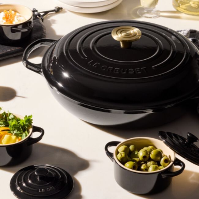 Le Creuset Cast Iron Signature Shallow Casserole 30cm OnyxOnyx image number 6