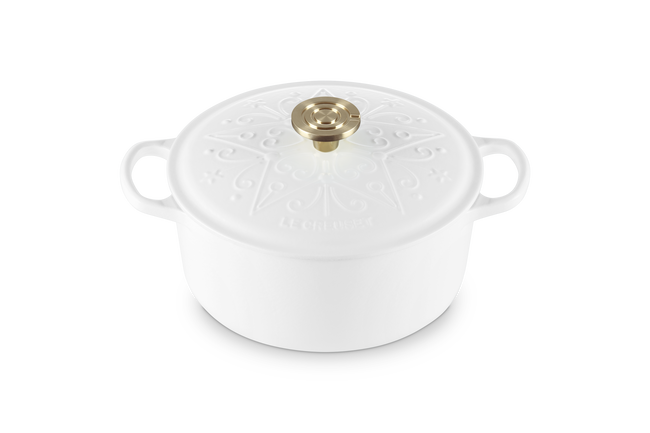 Le Creuset Signature Cast Iron Round Cocotte L'Etoile Relief 24cm CottonCotton image number 2