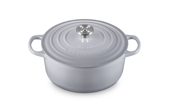 Le Creuset Cast Iron Signature Round Casserole 26cm Ch&acirc;teauCh&acirc;teau image number 2