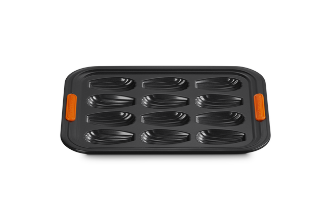 Le Creuset Metal Bakeware 12 Cup Madeleine Tray image number 1