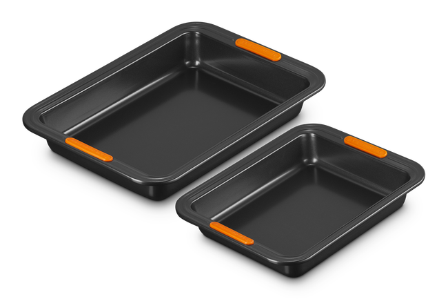 Le Creuset Metal Bakeware Set of 2 Rectangular Cake Tins image number 1