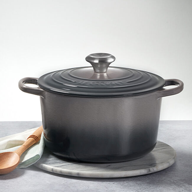 Le Creuset Cast Iron Signature Deep Round Casserole 24cm FlintFlint image number 6