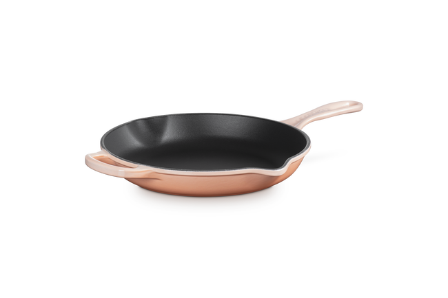 Le Creuset Cast Iron Signature Skillet image number 5