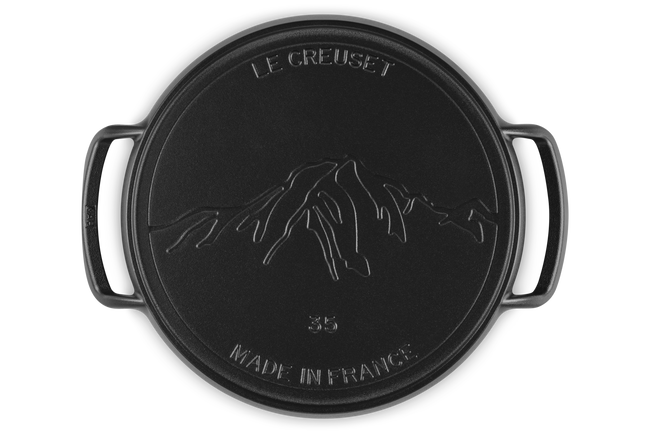 Le Creuset Cast Iron Alpine Outdoor Pizza Pan 35cm Matte Black image number 5