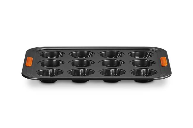 Le Creuset Metal Bakeware 12 Cup Halloween Tray image number 3