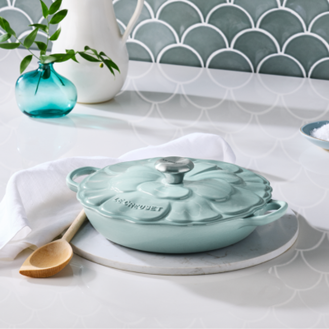 Le Creuset Cast Iron Signature Petal Shallow Casserole 26cm Sea SaltSea Salt image number 7