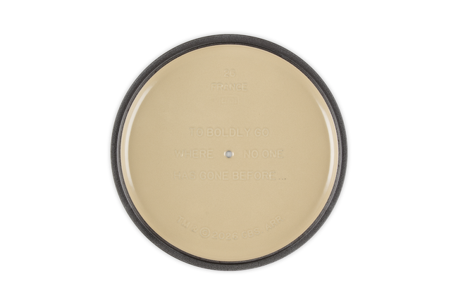 Star Trek Collection Enterprise Round Dutch Oven with Starfleet Delta Knob image number 9