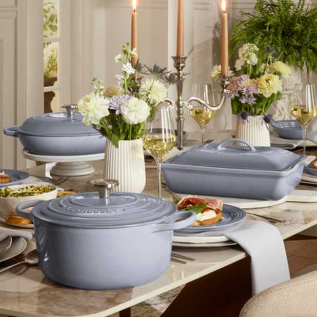 Le Creuset Cast Iron Signature Round Casserole 26cm Ch&acirc;teauCh&acirc;teau image number 8